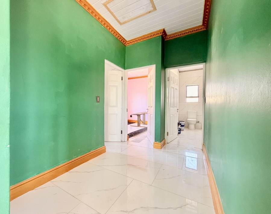 5 Bedroom Property for Sale in Hawston Western Cape